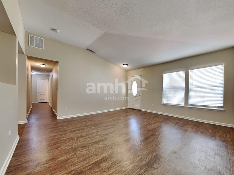 Building Photo - 86718 Cartesian Pointe Dr