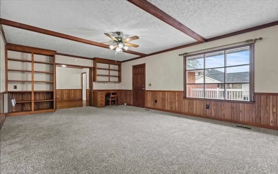 Great Room/Family Room - 1202 State Rd S-21-1470