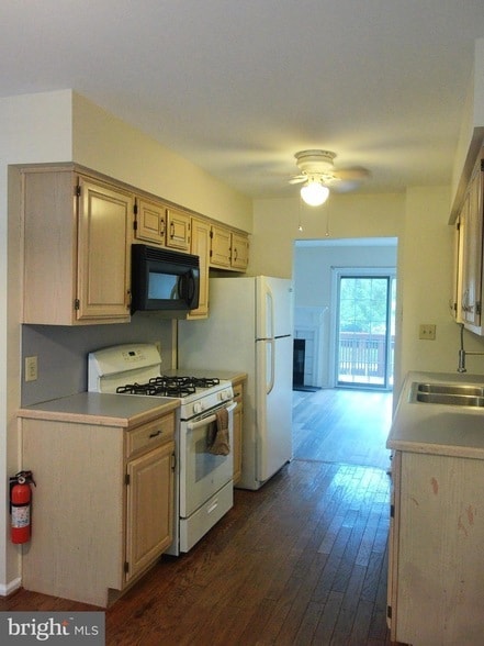 Building Photo - 857 Jackson St