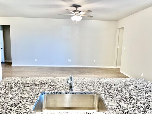 Building Photo - 7729 96th St