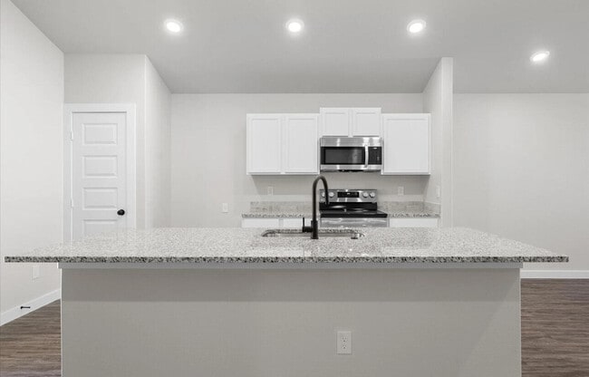 Building Photo - 2132 Langford Ave