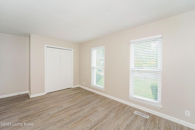 Building Photo - 10603 Turf Ct