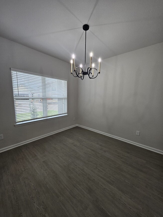 Building Photo - 2727 Crested Creek Ln