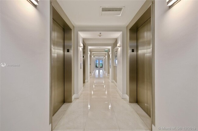 Building Photo - 4201 Collins Ave
