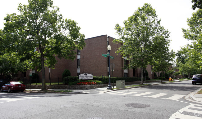 Building Photo - Park Pleasant Apartments