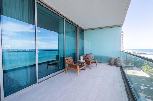 Building Photo - 10201 Collins Ave