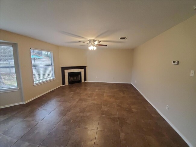 Building Photo - 2116 E Gann Hill Dr