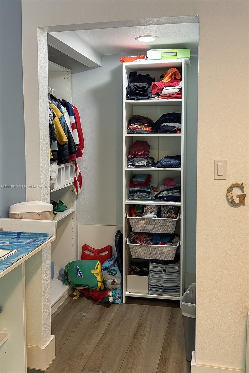 Building Photo - 7441 Bay Hill Dr