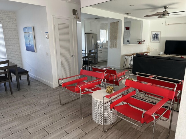 Building Photo - 1258 Beach Rd