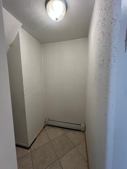 Building Photo - 253 4th St