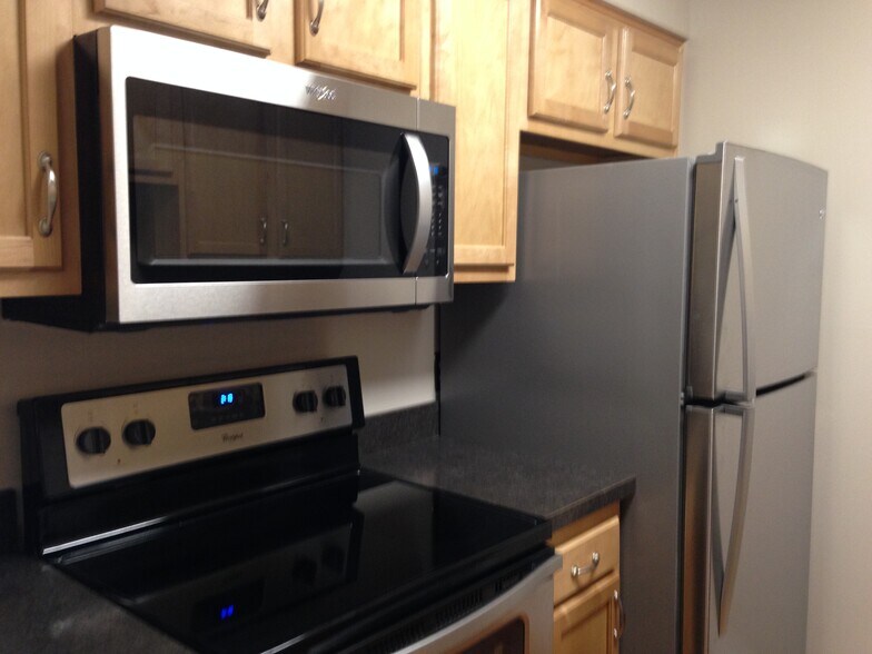 Building Photo - 809 Highwood Dr