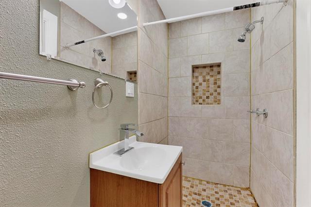 Building Photo - 7719 Mary Dan Dr