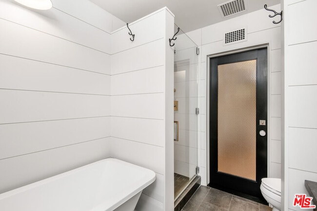 Building Photo - 16849 Adlon Rd