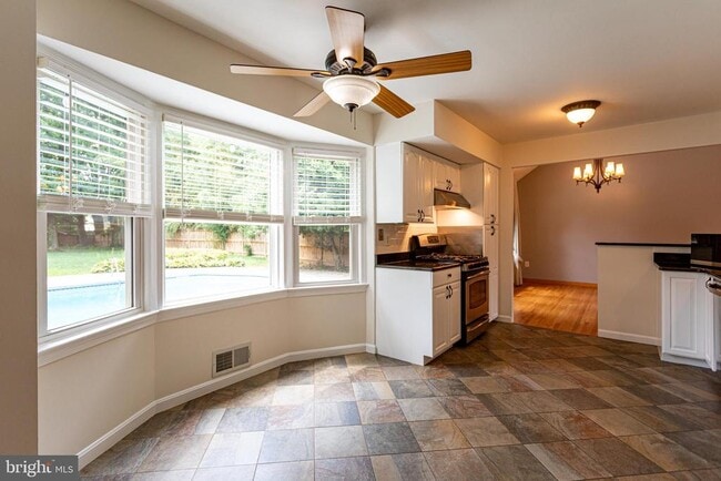 Building Photo - 14912 Emory Ln