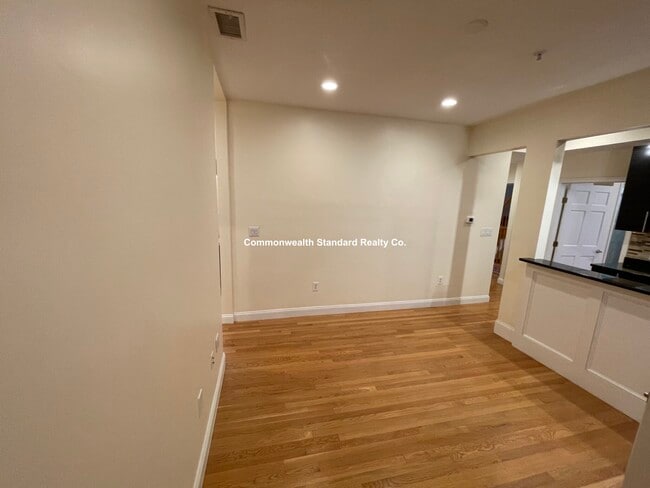 Building Photo - 1801 Beacon St