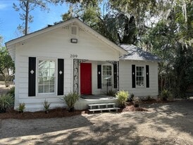 Building Photo - 209 W Ann St