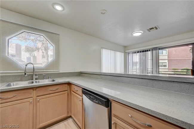 Building Photo - 5018 S Rainbow Blvd