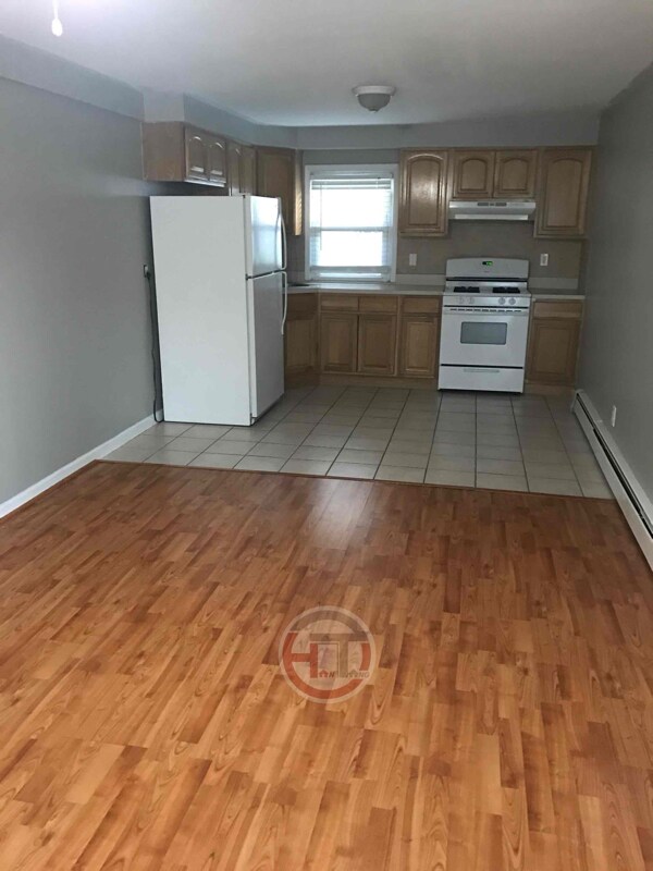 Primary Photo - 3262 Layton Ave