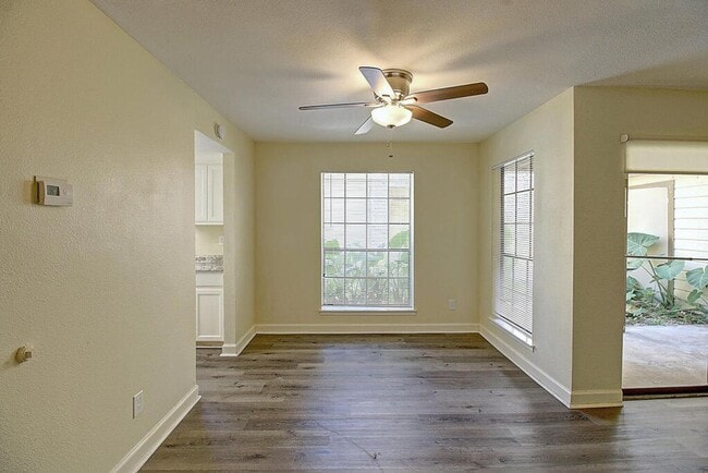 Building Photo - 2314 Capitan Dr