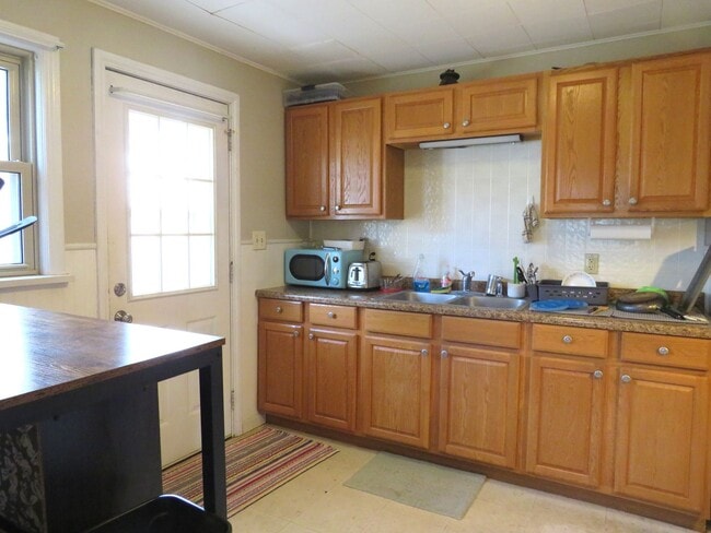 Building Photo - 620-622 Ripley Ave