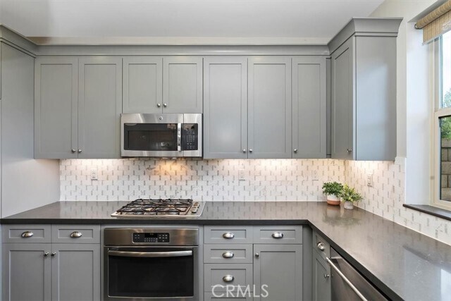 Building Photo - 55 Fuchsia