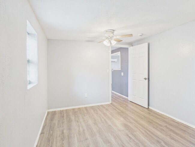 Building Photo - 2718 Duncan Dr