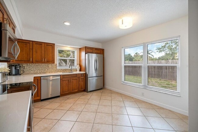 Building Photo - 818 Plum Tree Ln