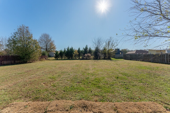 Building Photo - 290 Stone Hill Dr