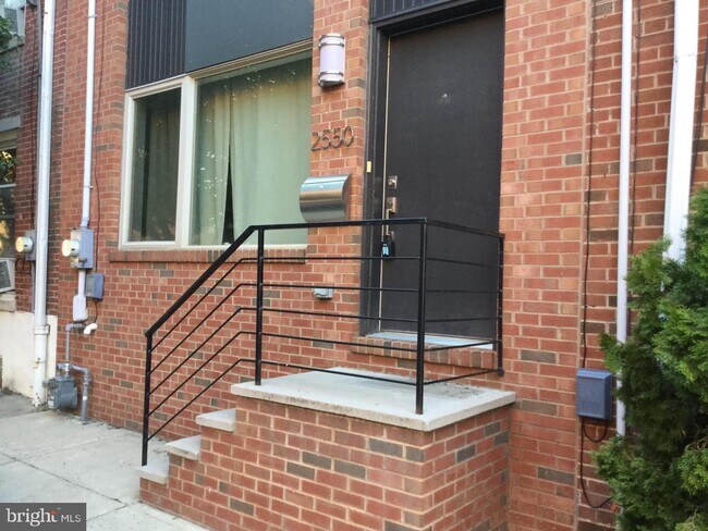 Building Photo - 2550 Salmon St