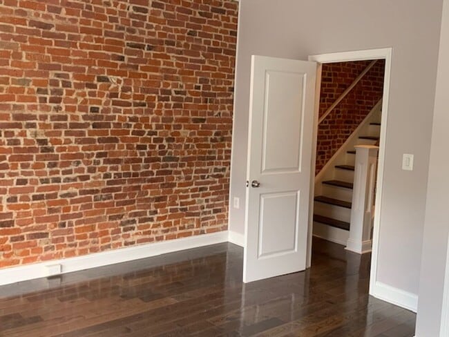 Building Photo - Charming Philadelphia Home in a Prime Location