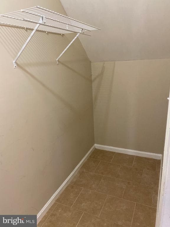 Building Photo - 5833 Orchard Hill Ct