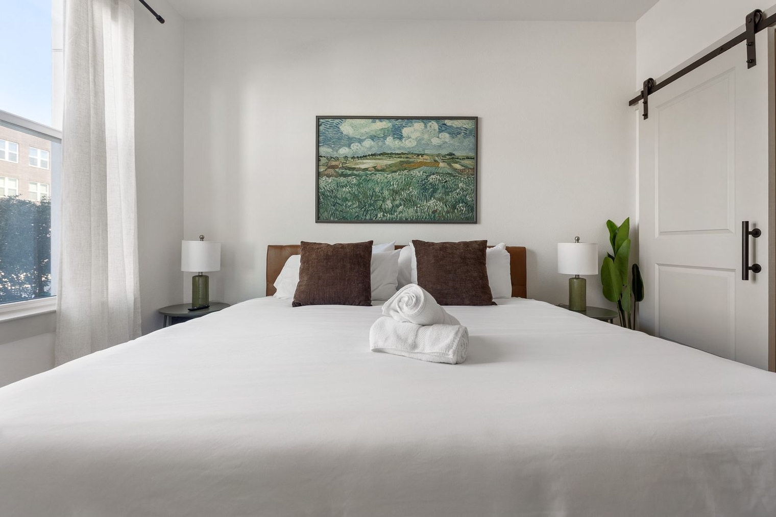 Building Photo - 1301 Leah Ave