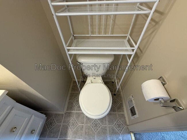 Building Photo - 14611 Earlham Ct