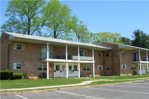 Building Photo - Colonial Court Apartments