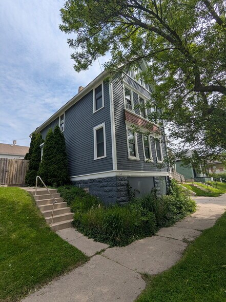 Primary Photo - 116 E Lloyd St