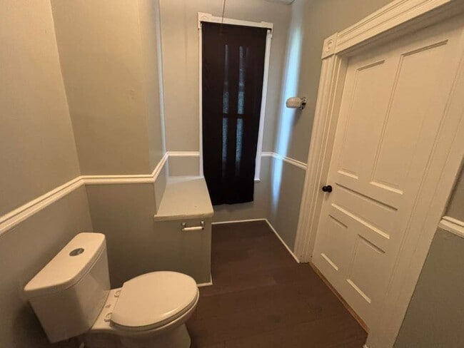 Building Photo - 237 N Lincoln St