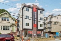 Building Photo - Spacious Townhome – Husky now leasing!