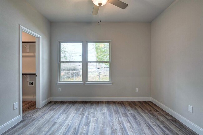 Building Photo - 11825 Nelwood St