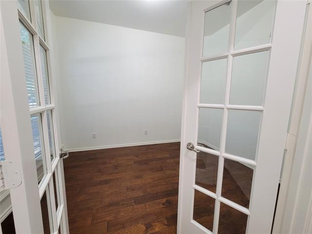 Building Photo - 9320 Woodhurst Dr