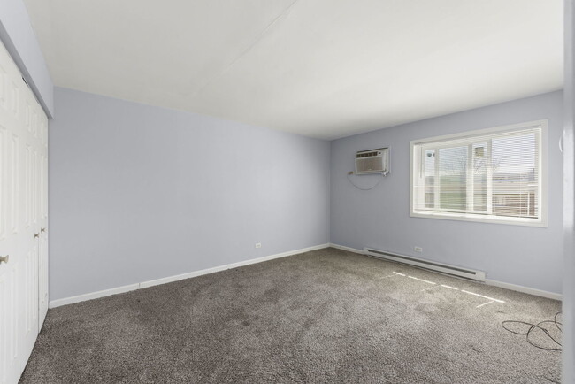 Building Photo - 535 W Lies Rd