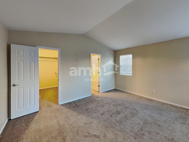 Building Photo - 6719 E 129th Pl