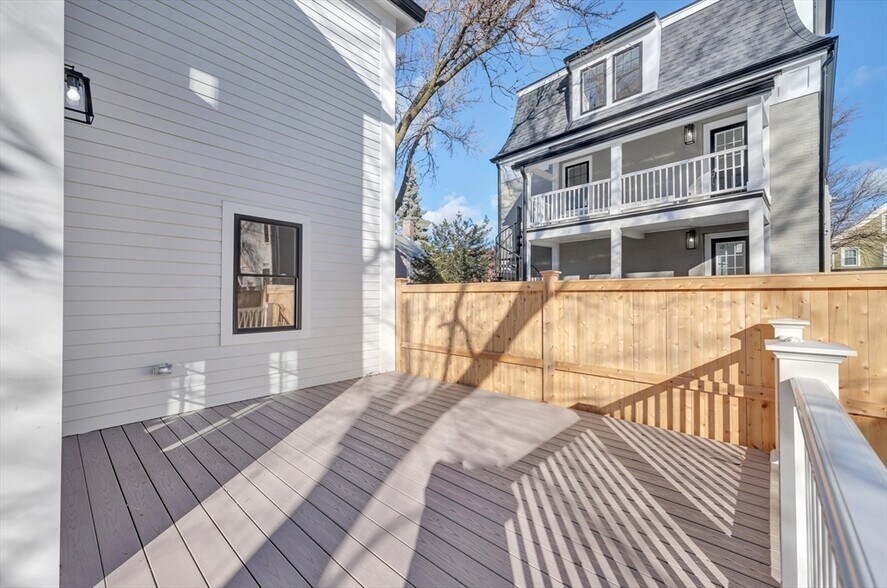 Building Photo - 140 Rindge Ave