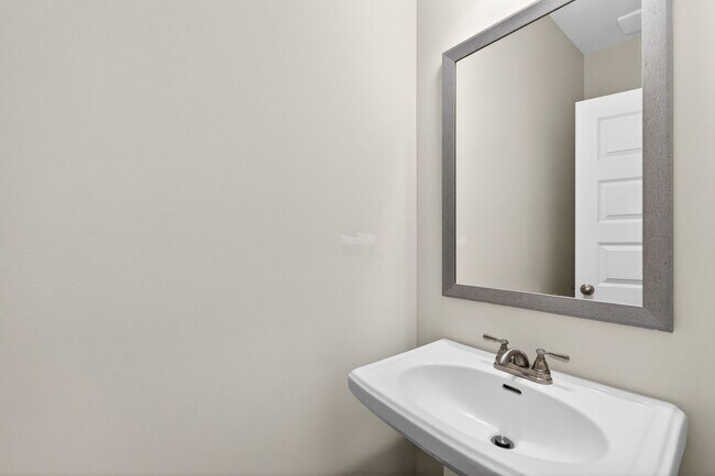 Building Photo - 4 BEDROOM SINGLE FAMILY HOME IN BRASELTON!