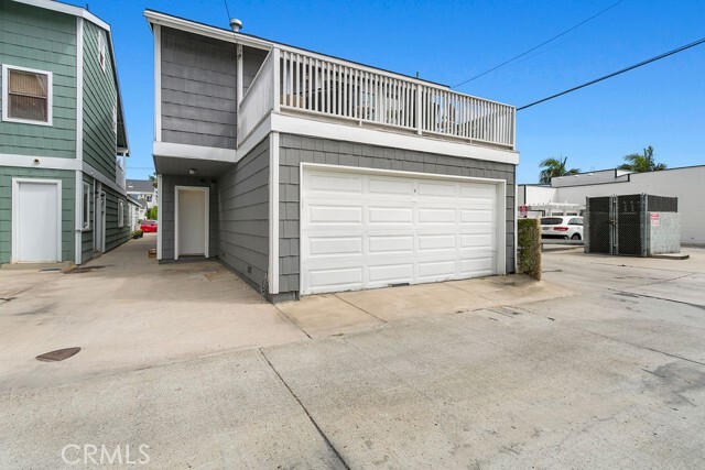 Building Photo - 409 Poinsettia Ave