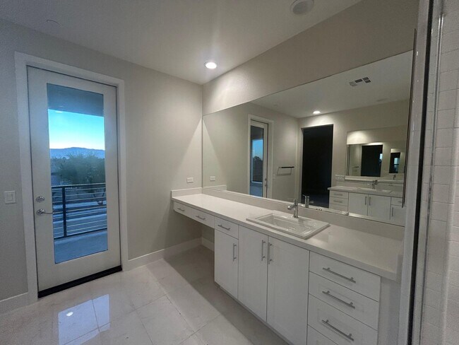 Building Photo - 43275 Passagio Lago Way