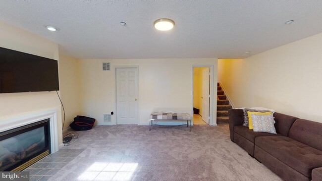 Building Photo - 12021 Calico Woods Dr