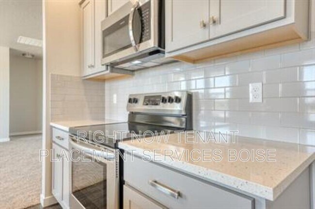 Building Photo - 6818 S Catfish Creek Ave