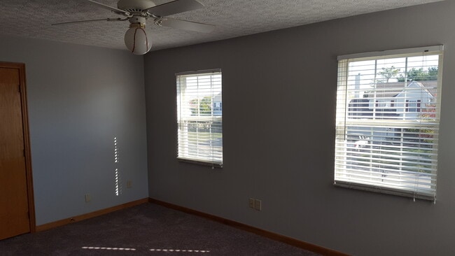 Building Photo - 6946 Seafield Ct