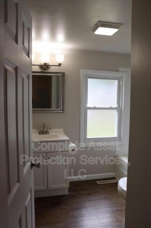 Building Photo - 105 Norton St