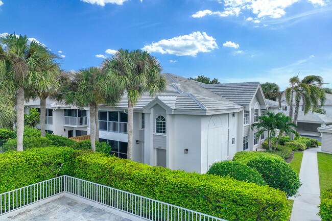 Building Photo - 4251 Lake Forest Dr